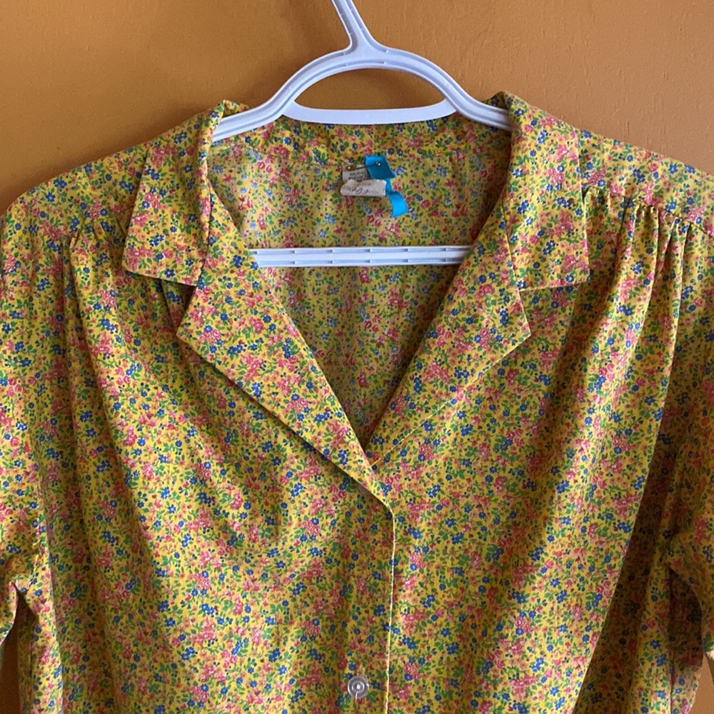 Vintage floral button up blouse w/ waist tie - Picture 2 of 4
